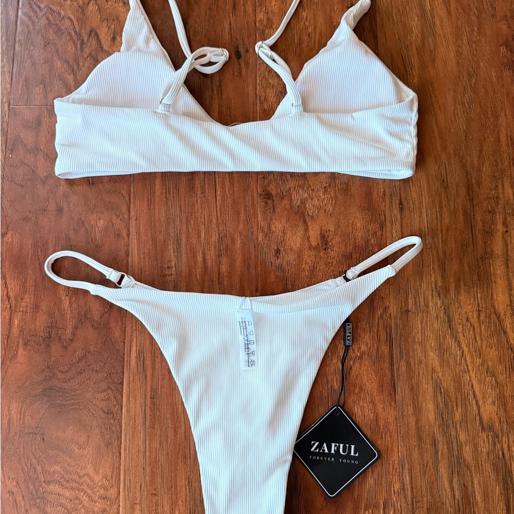 Zaful Off-White Ribbed Bikini Set - Picture 3 of 3